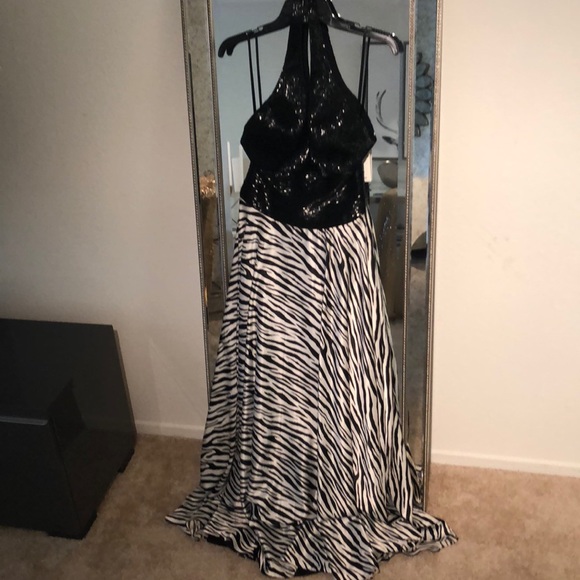 La Femme Dresses  La Femme Maxi Dress Size 8  Poshmark